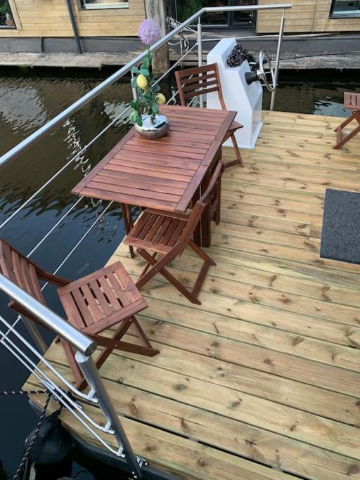 Unique New Houseboat Moored 4 Apartment Zwartsluis Exterior foto